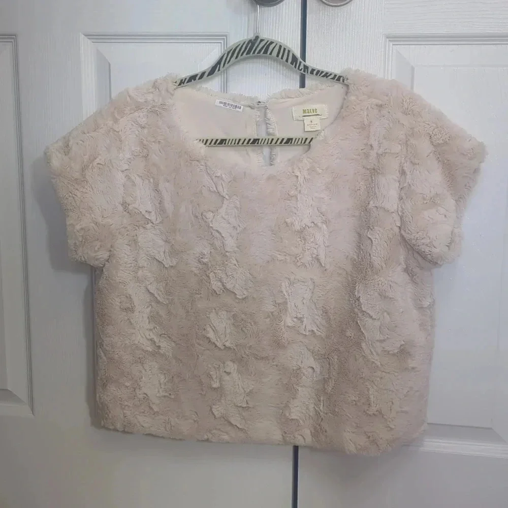 Maeve Faux fur tee from Anthropologie Size M - Picture 4 of 6